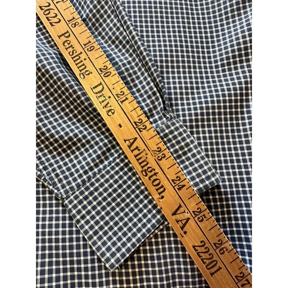 LL Bean Shirt Men's Large Regular Blue Wrinkle Resist Long Sleeve Button Down
